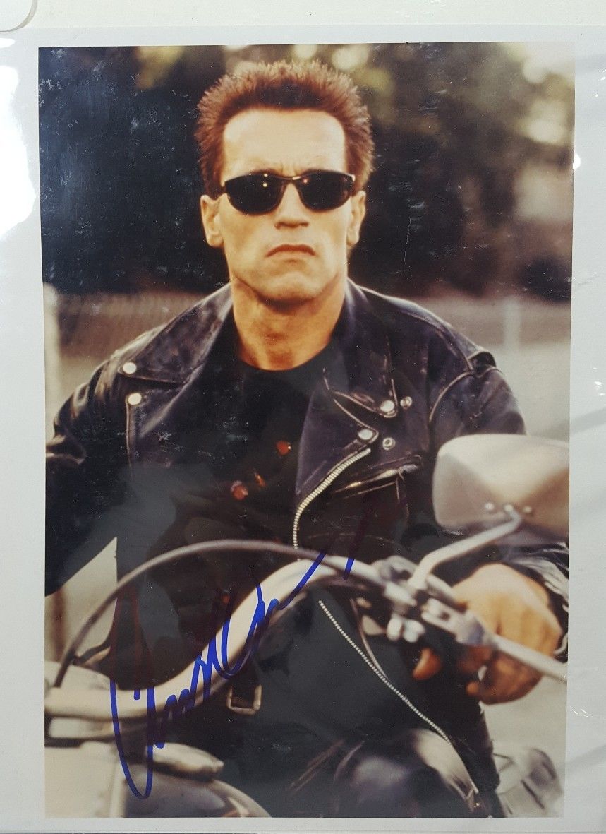 ARNOLD SCHWARZENEGGER Signed Autographed 8x10 Photo the TERMINATOR movie picture