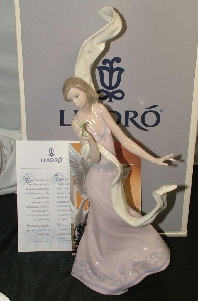 Lladro Figurine "Wind of Peace" #6251 NEW IN BOX Free Shipping!
